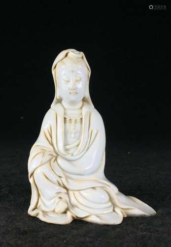 CHINESE BLANC DE CHINE FIGURE OF GUANYIN