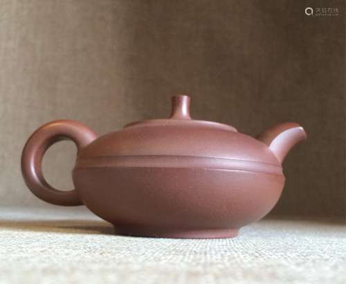 CHINESE YIXING ZISHA TEAPOT