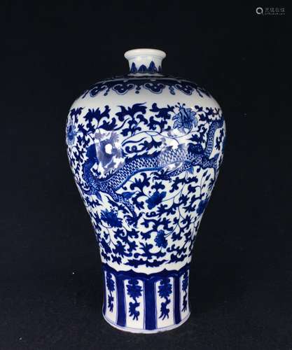 CHINESE BLUE AND WHITE MEIPING VASE