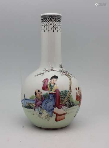 FAMILLE ROSE PORCELAIN VASE