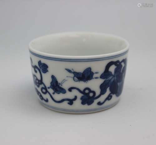 BLUE AND WHITE PORCELAIN CUP