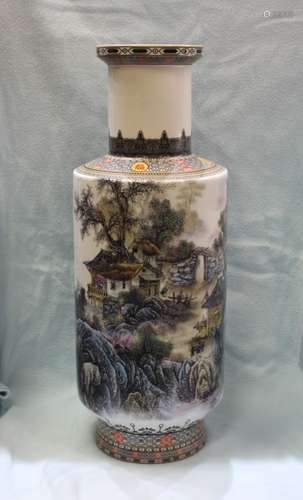 FAMILLE ROSE PORCELAIN VASE