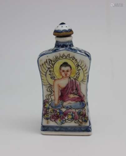 FAMILLE ROSE PORCELAIN SNUFF BOTTLE