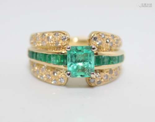 18K GOLD DIAMOND EMARALD RING