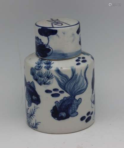 BLUE AND WHITE PORCELAIN COVERED URN