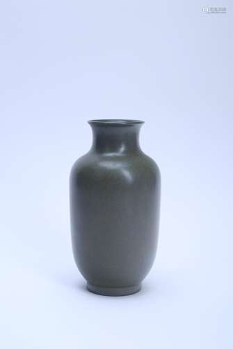 A Chinese Green Glazed Porcelain Vase