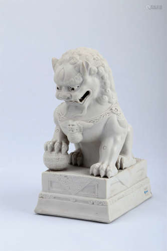 A Chinese Porcelain Lion