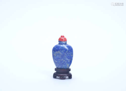 A Chinese Snuff Bottle with Wood Base