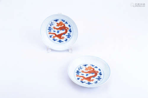 A Pair of Chinese Blue and White Porcelain Plates with Iron-Red Dragon Pattern