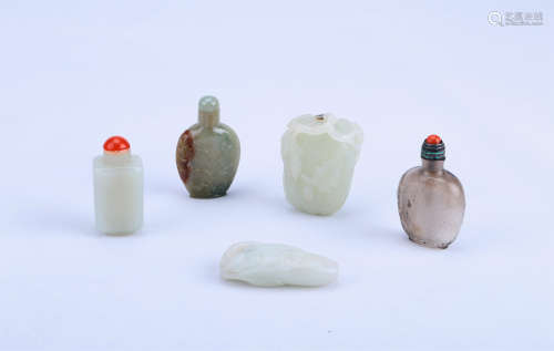 A Set of Five Pieces Chinese Snuff Bottle