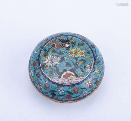 A Chinese Cloisonné Round Box with Cover