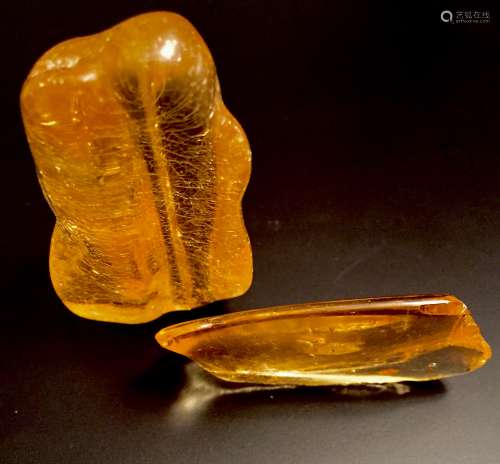 琥珀  Two ambers， weight： 37 G