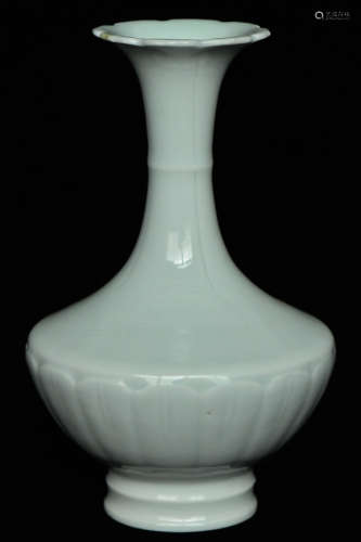 $1 Chinese Porcelain Vase Hall Mark 18th C