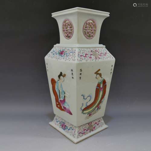 ANTIQUE CHINESE FAMILLE ROSE PORCELAIN VASE - 19TH CENTURY