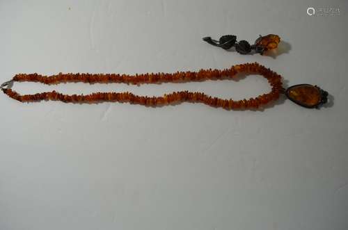 Two Chinese Antique Amber Necklace& Brooch