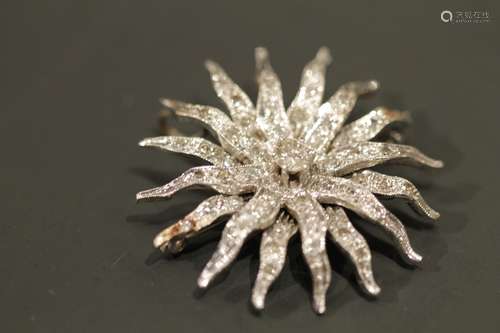 sunflower Shape Pin with Diamond