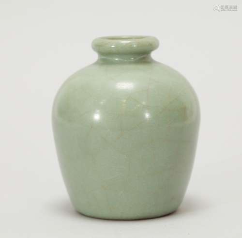 Chinese Song Style Long Quan Porcelain Jar