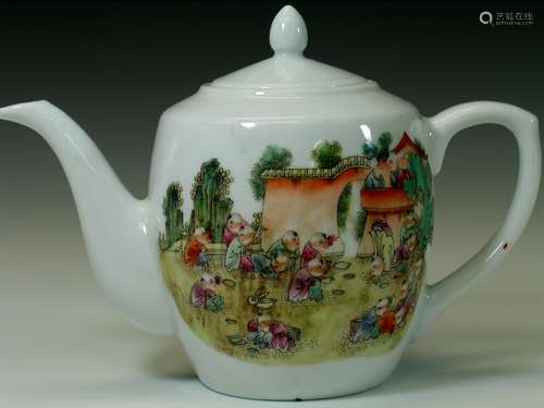 Chinese famille rose porcelain teapot