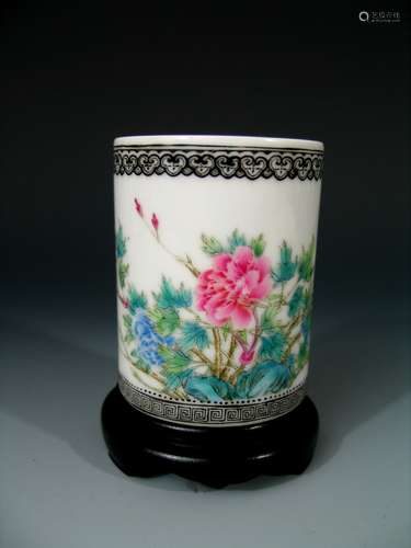 Antique Chinese Famille Rose Porcelain Brush Pot,