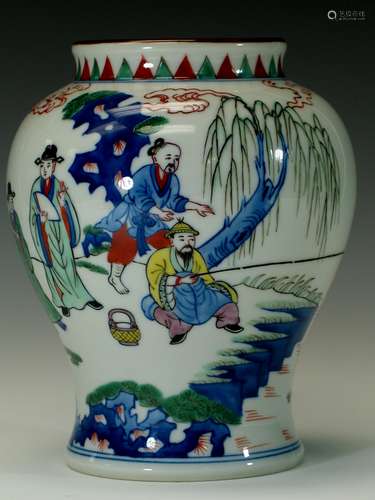 Chinese famille verte porcelain jar.