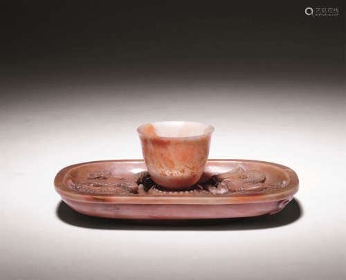 十八世纪 芙蓉石双龙戏珠盘 杯