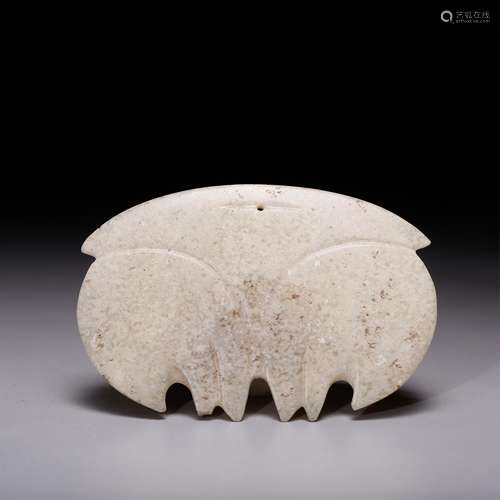 CHINESE ARCHAIC STYLE JADE PENDANT