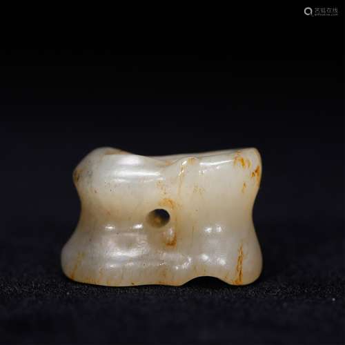 CHINESE TIBETAN WHITE JADE PENDANT