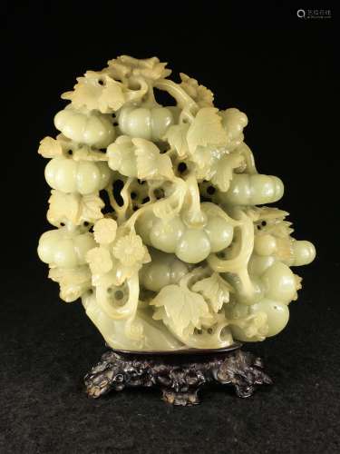 20TH CENTURY CHINESE JADE CARVING