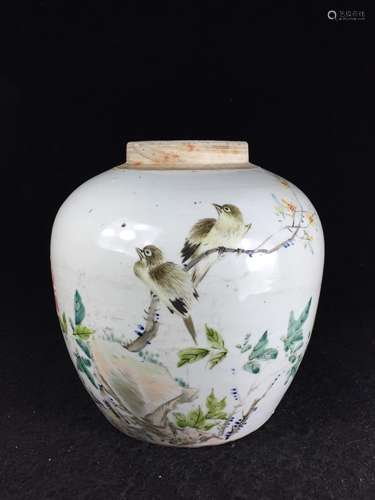 CHINESE FAMILLE ROSE PORCELAIN JAR