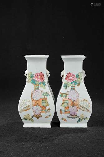 PAIR OF CHINESE FAMILLE ROSE FLOWER VASE