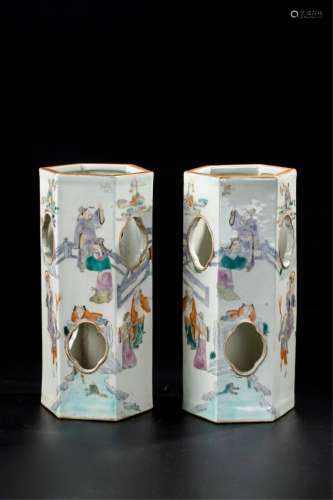 PAIR OF CHINESE FAMILLE ROSE PORCELAIN HAT STAND