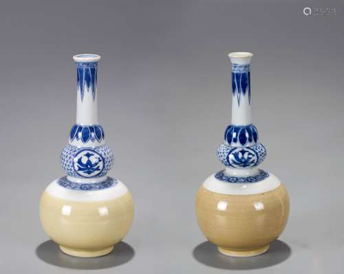 CHINESE BLUE WHITE WITH YELLOW GLAZED DOUBLE GOURD
