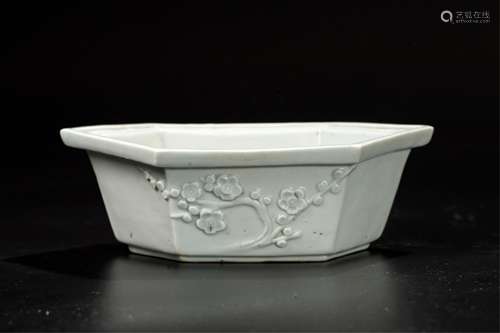 CHINESE BLANC DE CHINE DEHUA PLANTER'S POT