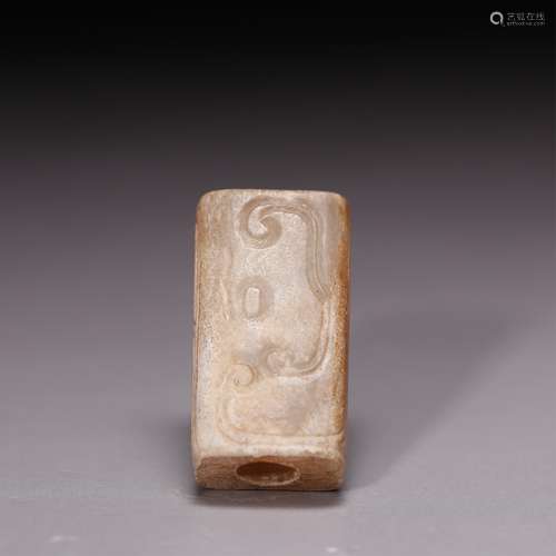 CHINESE ARCHAIC STYLE JADE PENDANT