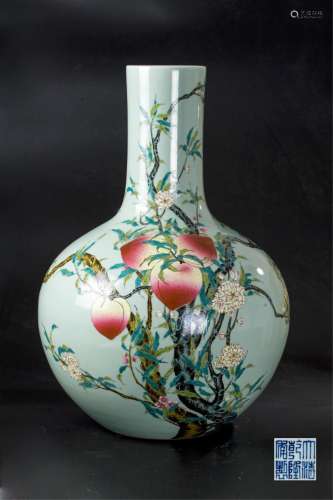 CHINESE QING DYNASTY 9 PEACH BOTTLE VASE
