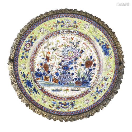 ORMOLU-MOUNTED FAMILLE VERTE PLATE,QING DYNASTY, 19TH CENTURY