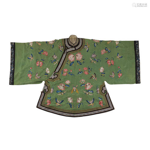 EMBROIDERED SILK GREEN-GROUND LADY'S INFORMAL ROBE,LATE QING DYNASTY