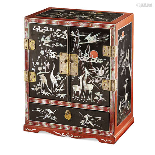 SMALL KOREAN MOTHER-OF-PEARL INLAID LACQUER CHEST,LATE 19TH/EARLY 20TH CENTURY