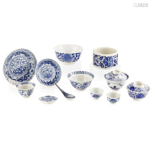 COLLECTION OF BLUE AND WHITE TEAWARE,LATE QING DYNASTY/REPUBLIC PERIOD
