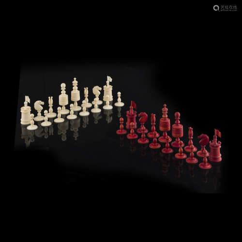 COMPLETE CARVED IVORY EXPORT CHESS SET,LATE QING DYNASTY, LATE 19TH/EARLY 20TH CENTURY