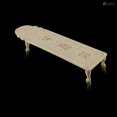 CANTON IVORY CRIBBAGE BOARD,LATE QING DYNASTY, 19TH CENTURY