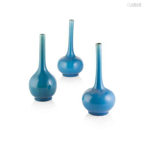 GROUP OF THREE TURQUOISE-GLAZED BOTTLE VASES,QING DYNASTY, 19TH CENTURY