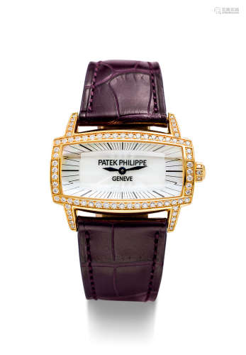 百达翡丽　精致玫瑰金镶钻女装石英腕表，备贝母表盘，型号4981R，年份约2008，附原厂后补证书