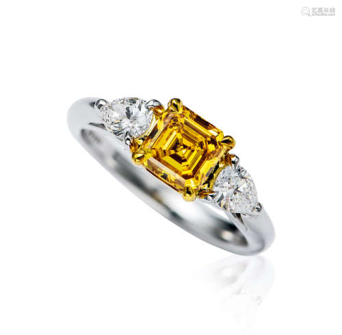 1.06克拉深彩黄橙色钻石戒指