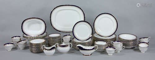 Set of Aynsley China Serving Set, 118 Pieces