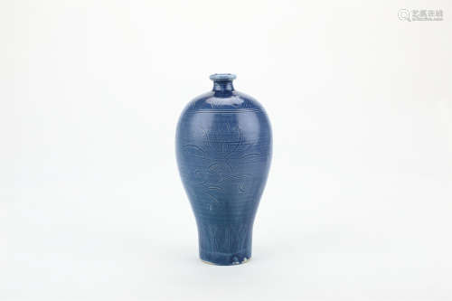 A Chinese Blue Glazed Flower Pattern Porcelain Vase