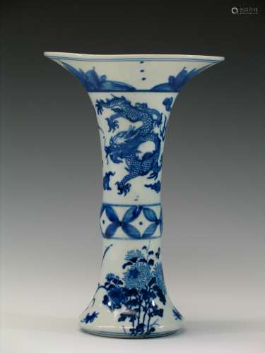 Chinese blue and white porcelain vase, Ming mark.