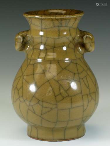 Chinese crackle glazed porcelain vase