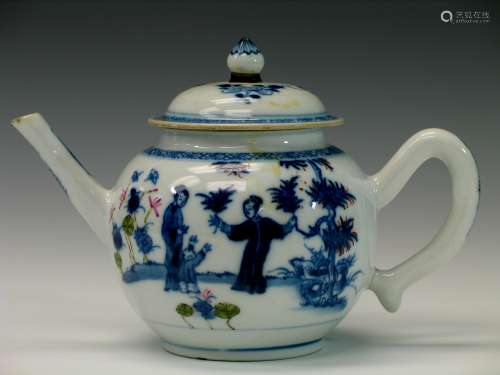 Chinese Export blue and white porcelain teapot.