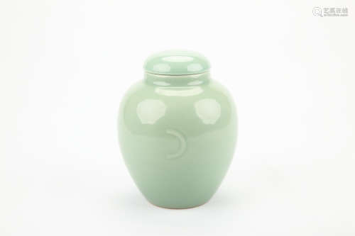 Chinese celadon porcelain jar with lid, Qianlong mark.